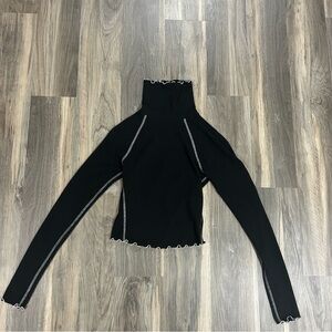 Black & white turtleneck long sleeve top